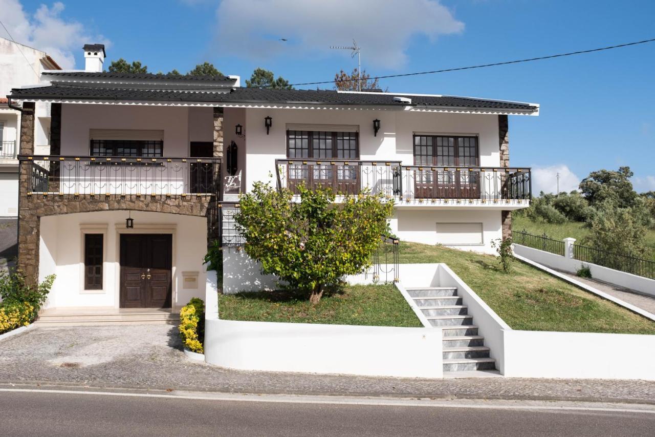 Moradia Em Vilar Dos Prazeres Villa Ourém Exterior foto